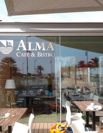 Alma Café & Bistro - Montras e Fachadas - Window Dressing